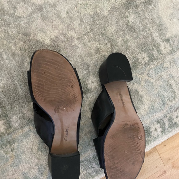 Clark’s Collection Black Strappy Sandals with Kitten Heel 8M - Picture 11 of 11